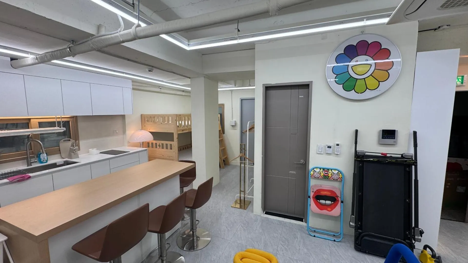 201, Atelier Seongsu Riverside Loft Cherry Blossom Road Han River Airport Bus Séoul Appartement